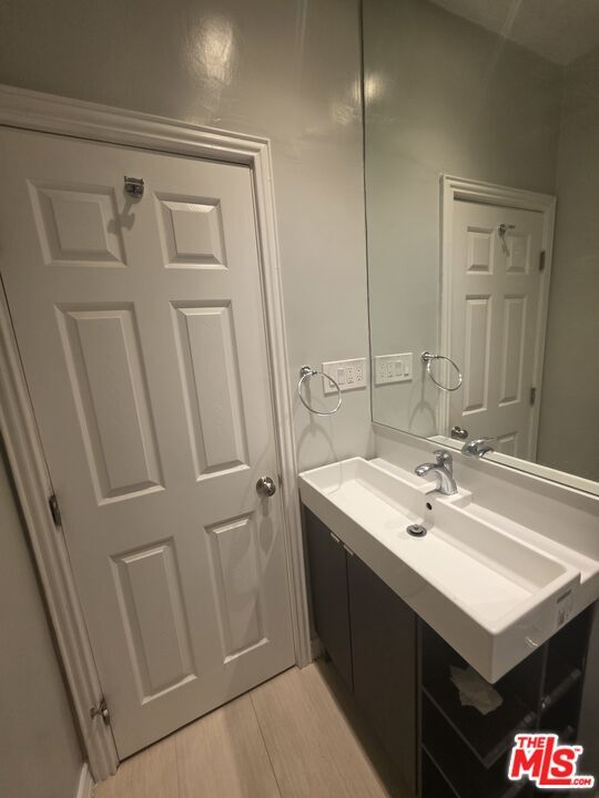 Building Photo - 939 S Ogden Dr