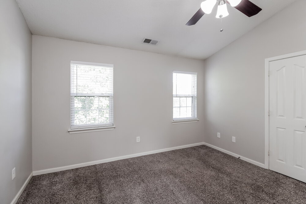 Building Photo - 6822 Chieftain Dr