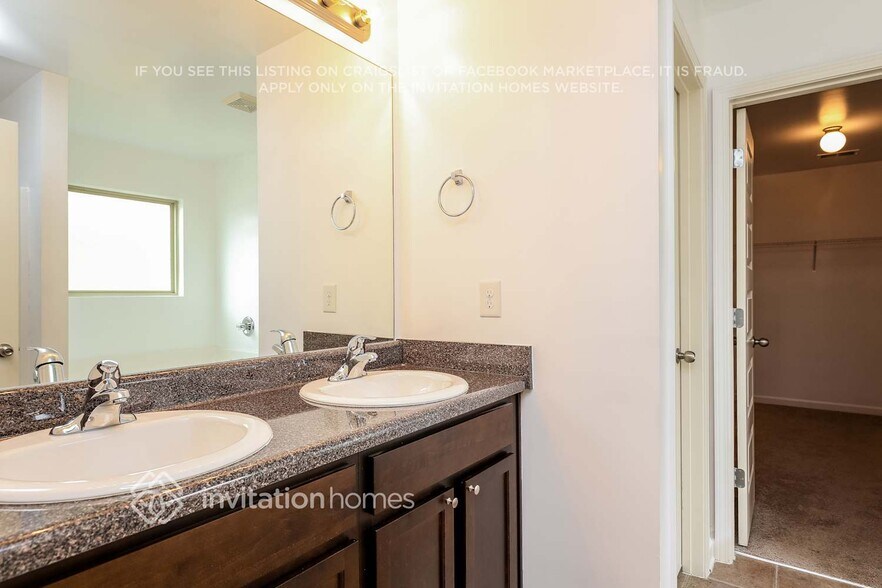 Building Photo - 415 Mulberry Park Cir