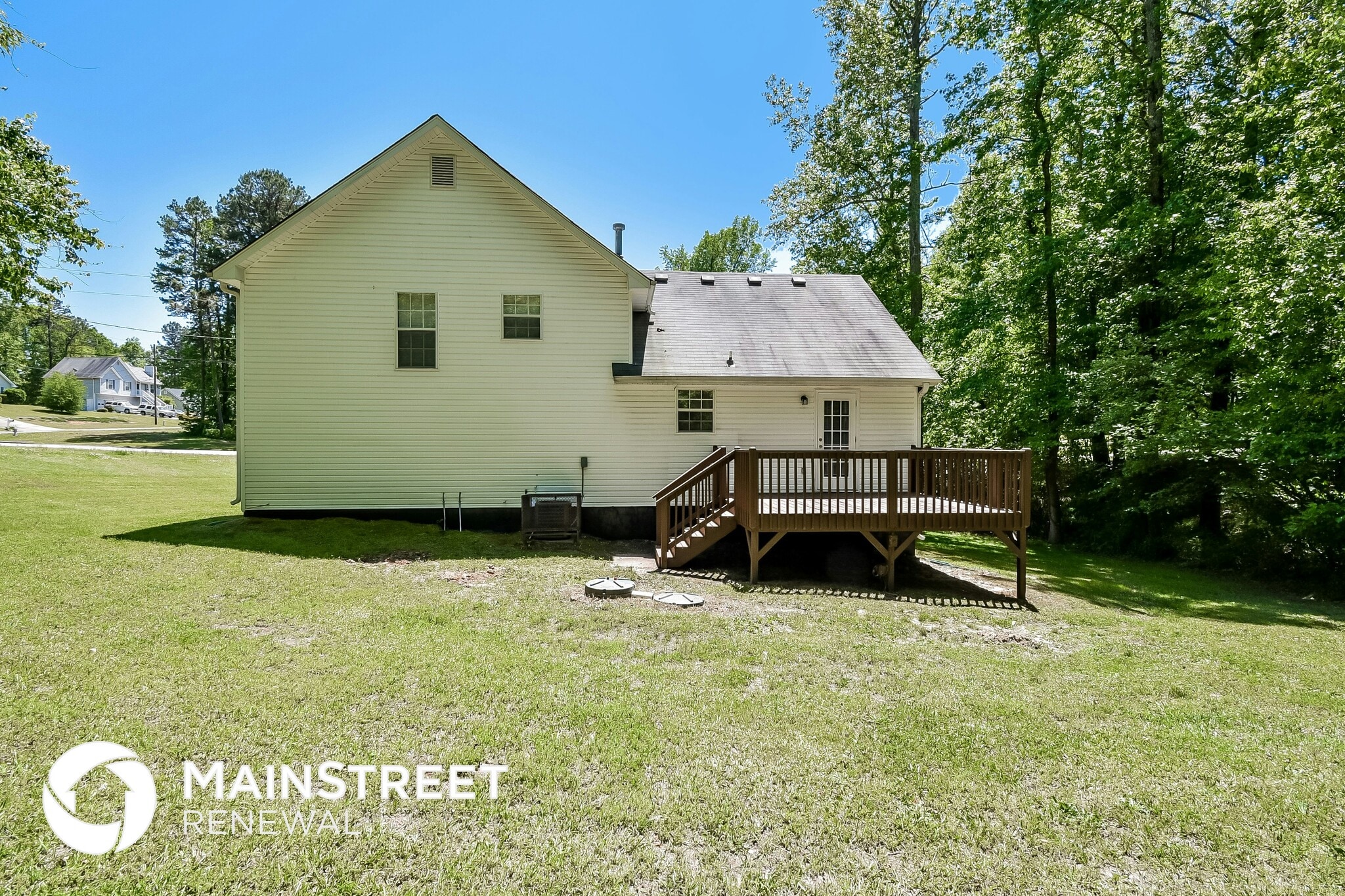 Building Photo - 522 Willow Creek Dr