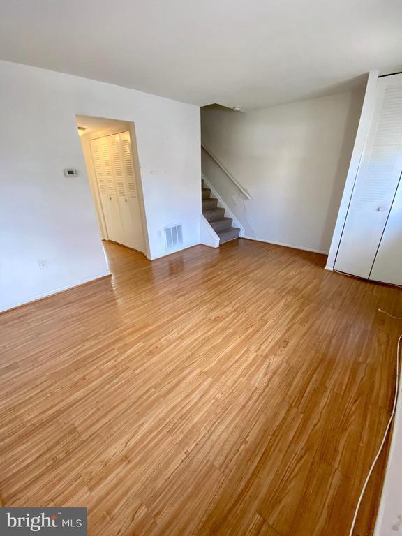 Building Photo - 2 Heritage Ct