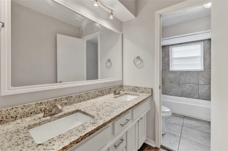 Building Photo - 205 San Jacinto Ct