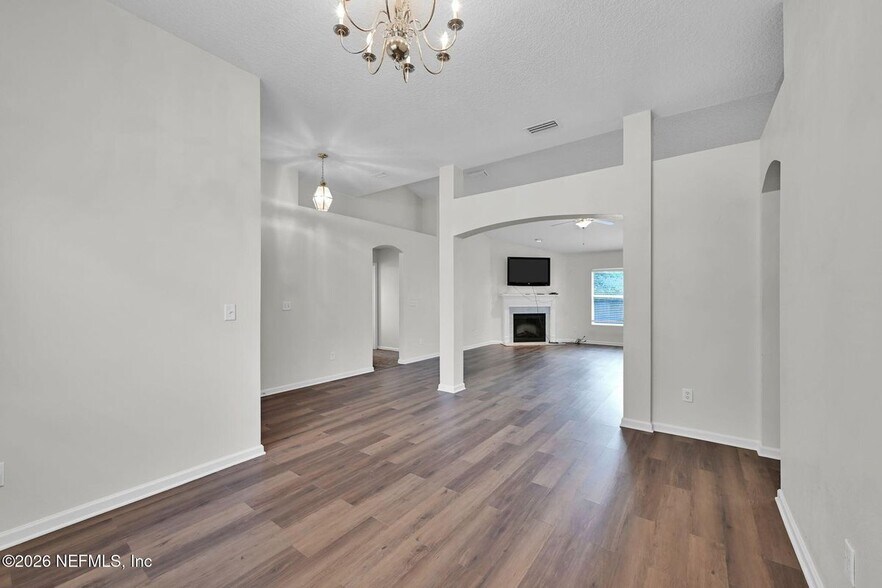 Building Photo - 10810 Stanton Hills Dr E