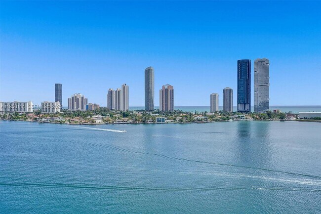 Building Photo - 5000 Island Estates Dr