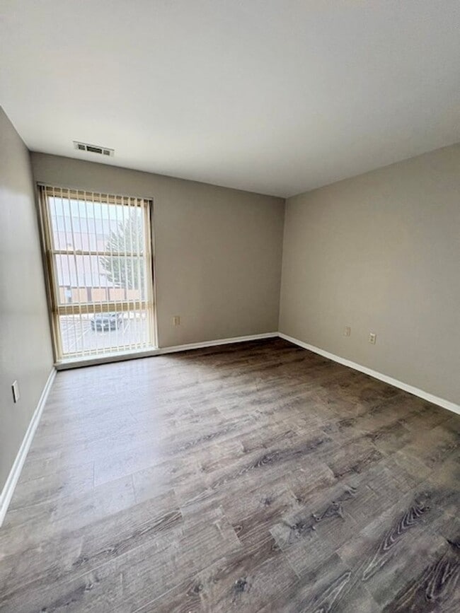 Building Photo - 2109 Greenery Ln