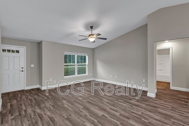 Building Photo - 4 Locust Drive Trail