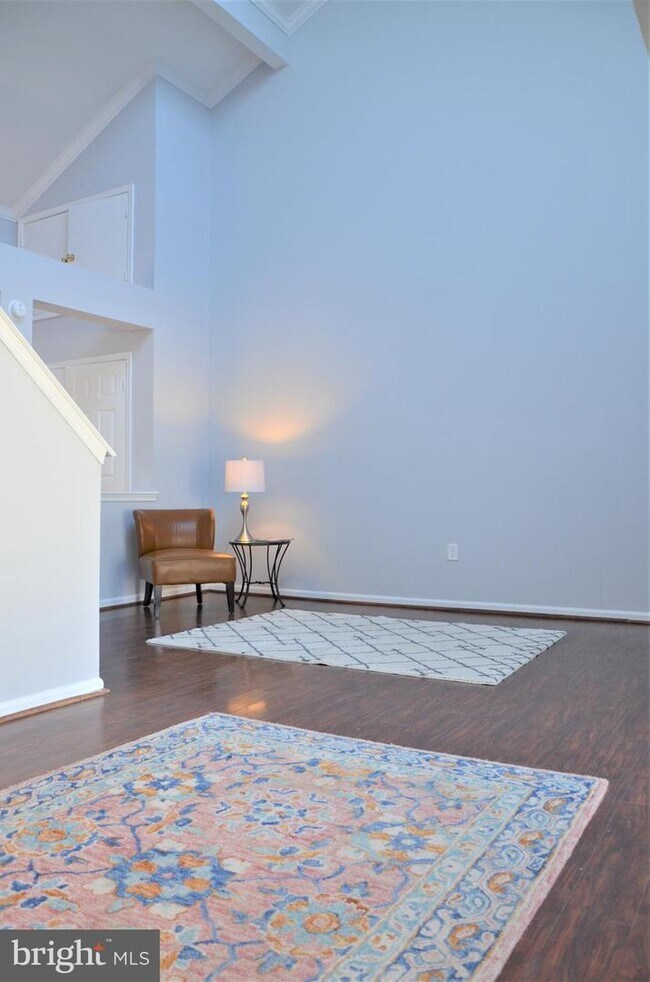 Building Photo - 3311 Lakeside View Dr