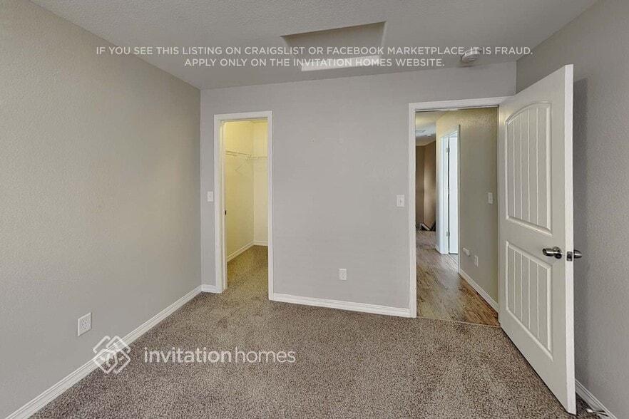 Building Photo - 4047 Creek Legend View