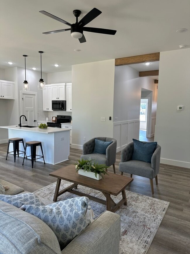 Building Photo - Beautiful Home for Rent – Modern Comforts ...