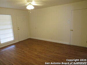 Building Photo - 419 Anton Dr