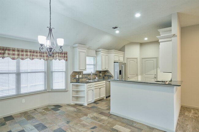 Building Photo - 13613 Vail Dr