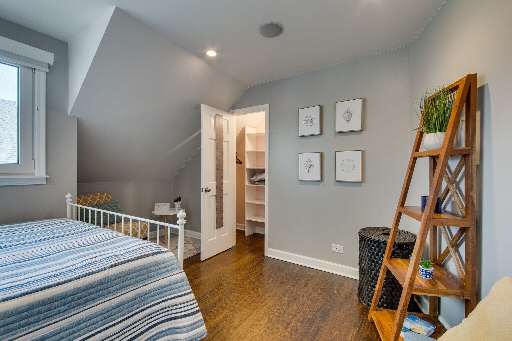 2nd floor bedroom - 3717 Highland Ave