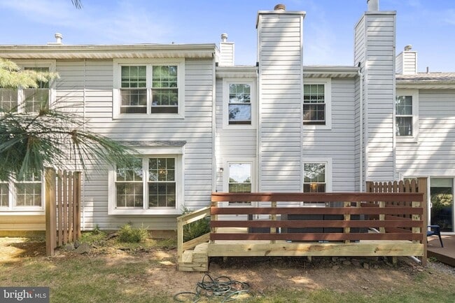 Building Photo - 424 Revere Dr
