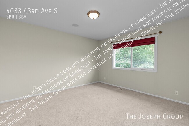 Building Photo - 4033 43rd Ave S