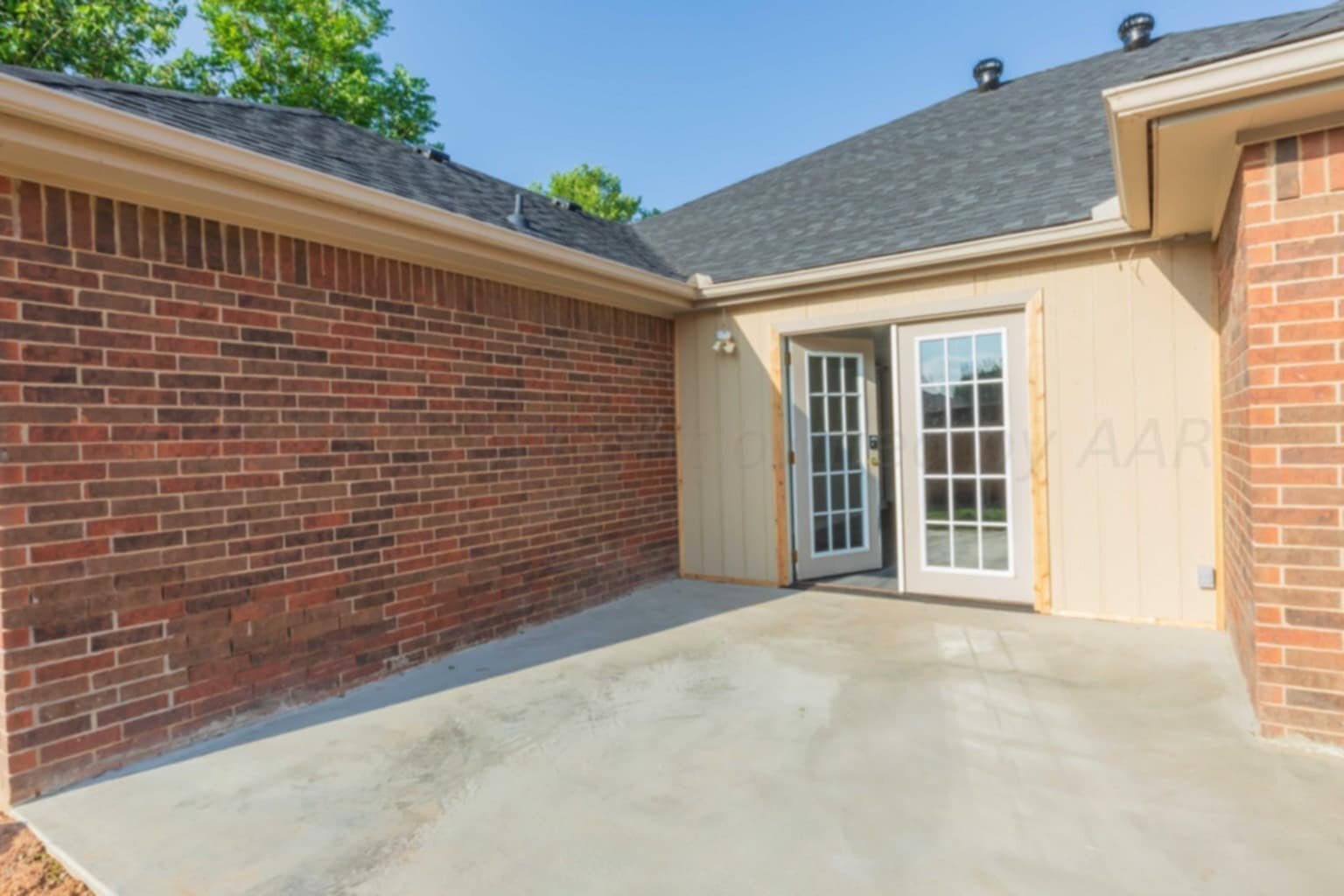 Building Photo - 3511 Tripp Ave