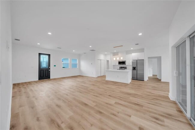 Building Photo - 10110 Baystate Dr