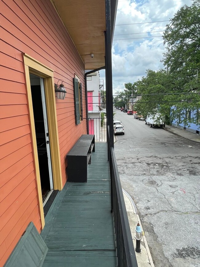 Building Photo - Fully Furnished 1BD/1BA, Walk to French Quarter