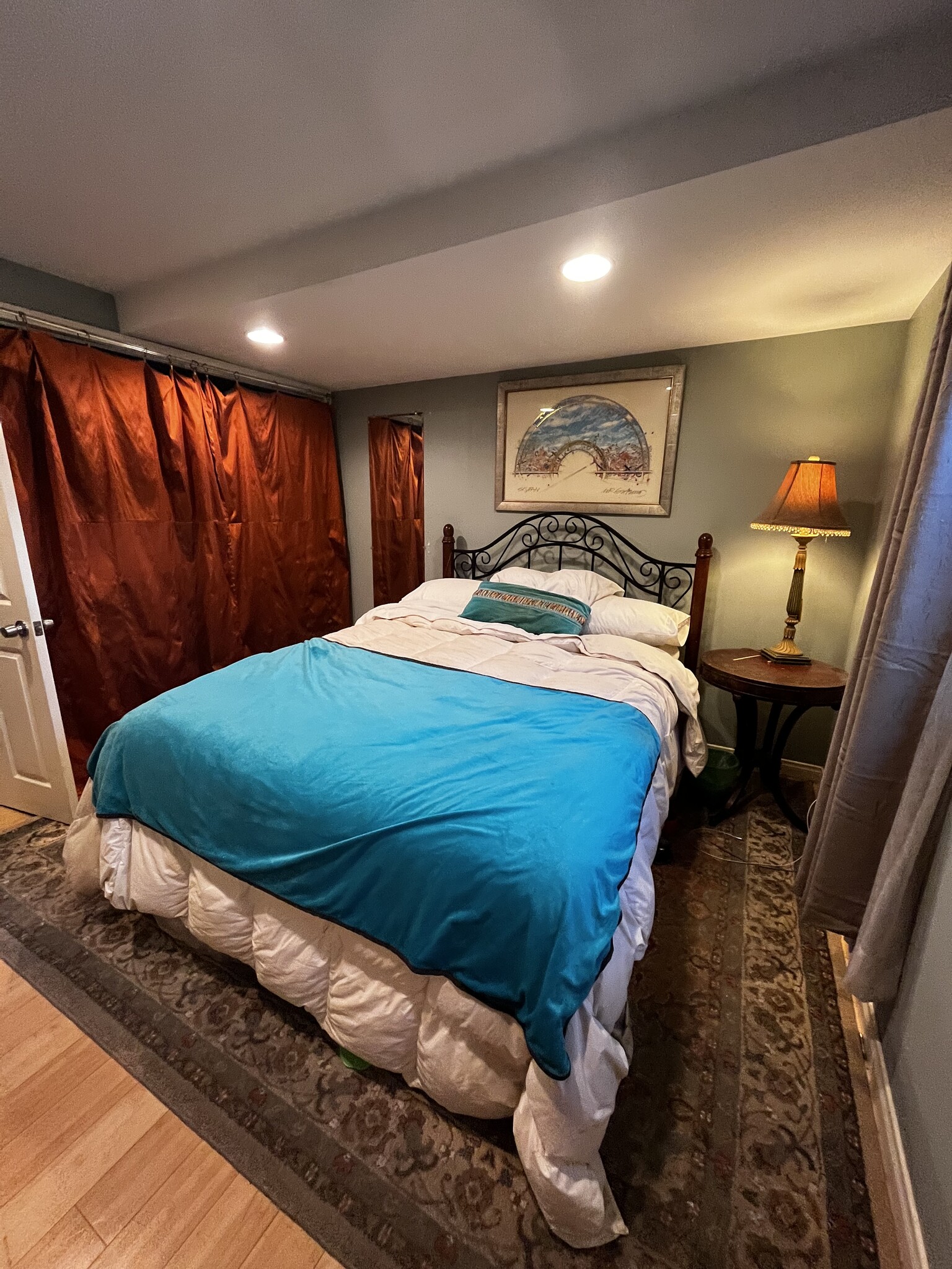 Large bedroom - 14119 Erwin St