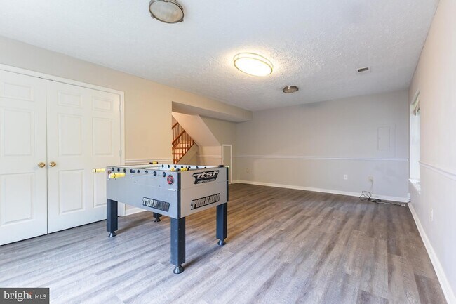 Building Photo - 20283 Glenrobin Terrace