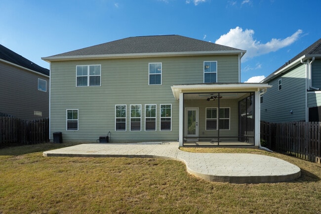 Building Photo - 657 Tree Top Trl