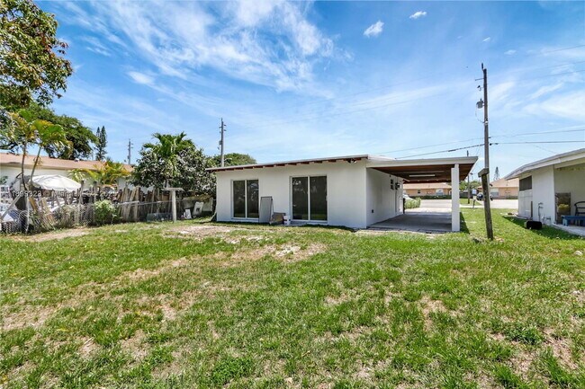 Building Photo - 2501 NW 21st Ave