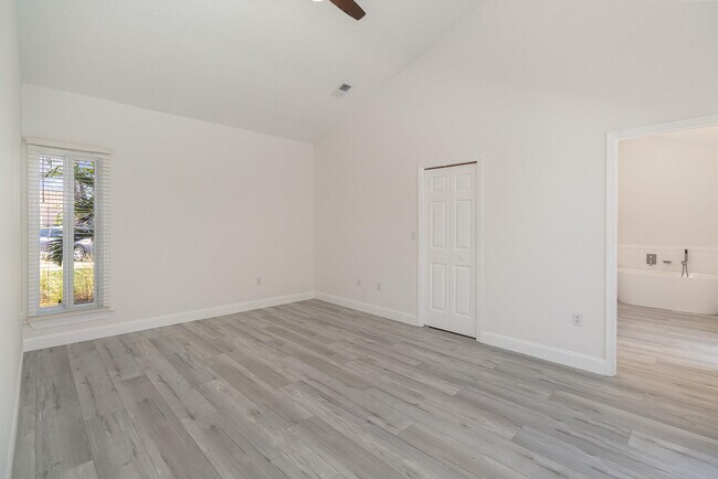 Building Photo - 180 Waters Edge Ln