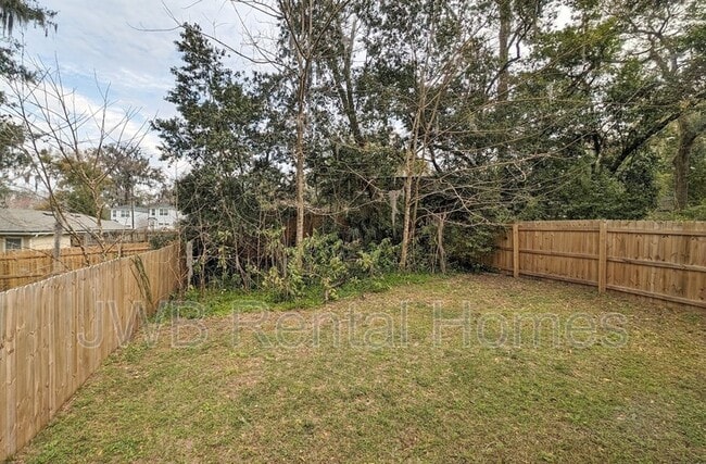 Building Photo - 8601 India Ave