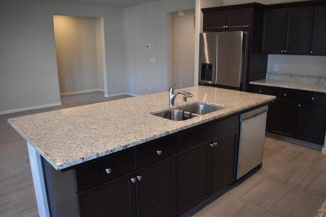 Building Photo - 610 Wood Crest Ave