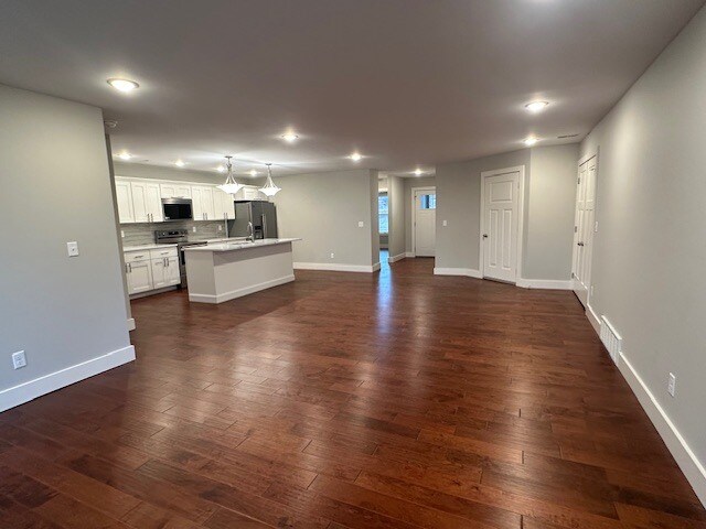 Building Photo - 102 Beechwood Ln