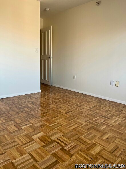 Building Photo - 185 Freeman St