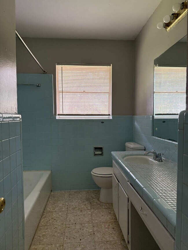 Building Photo - 5702 Ben Casey Dr