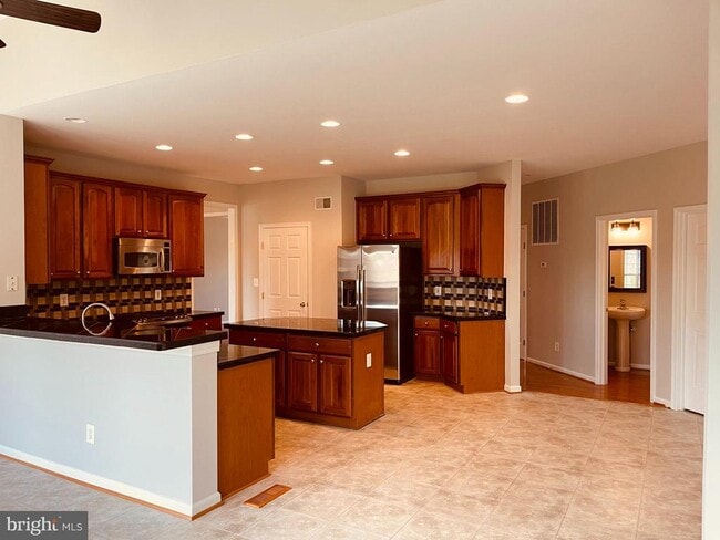 Building Photo - 2698 Myrtlewood Dr