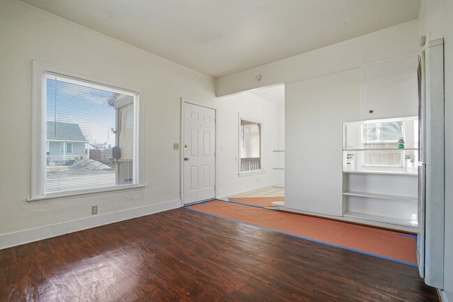 Building Photo - 1 Bed 1 Bath | Del Paso Heights area of Sacramento