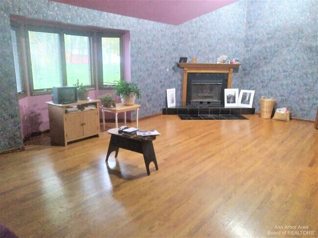 Building Photo - 5383 Textile Rd