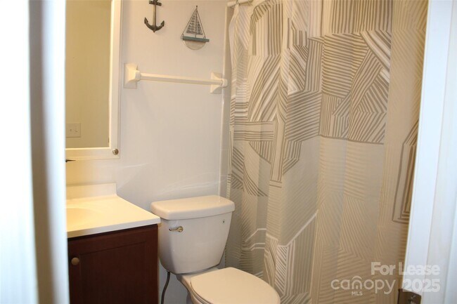 Building Photo - 19839 Henderson Rd