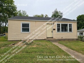Building Photo - 422 Plaza Ave
