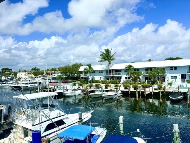 Building Photo - 2533 NE 15th St