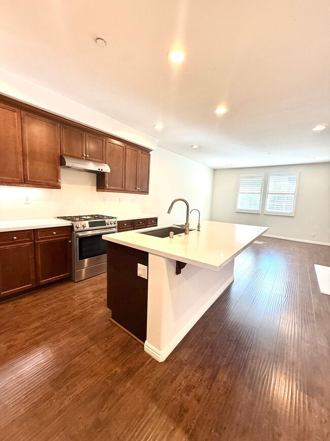Building Photo - Spacious 3 bedroom Condo  in Portola Sprin...