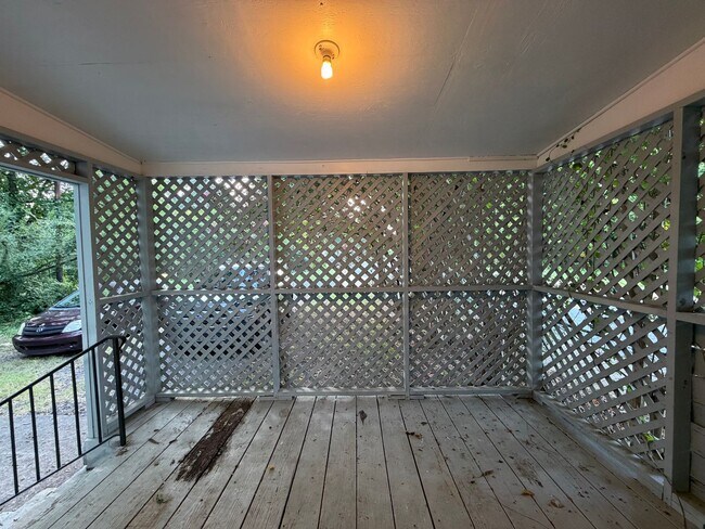 Building Photo - 2 N McLin St SW