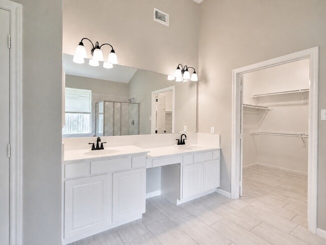 Building Photo - 13714 Hillingdale Ln