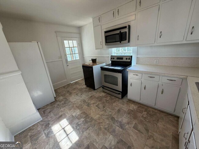 Building Photo - 416 GA-9