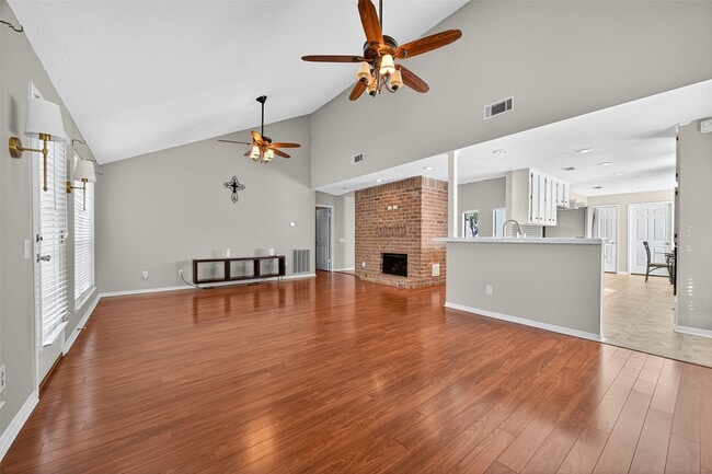 Building Photo - 6107 Howland Ct