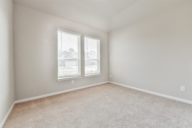 Building Photo - 3915 Sugardale St