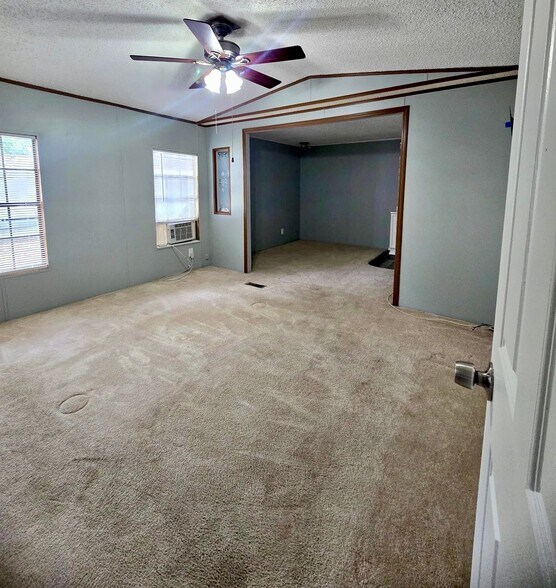 Building Photo - 3149 Anthony Dr