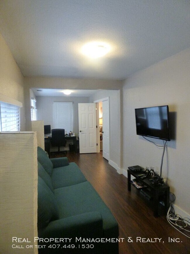Building Photo - 3 BR / 2 BA in the Hourglass District