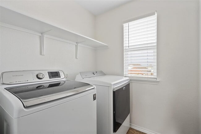 Building Photo - 14120 Purple Azalea Dr