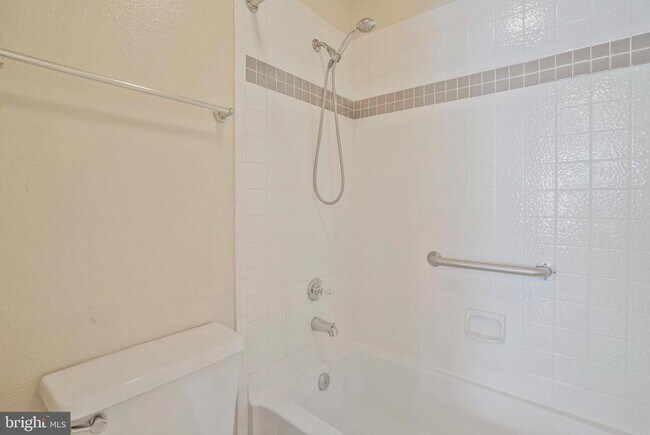 Building Photo - 3315 Wyndham Cir