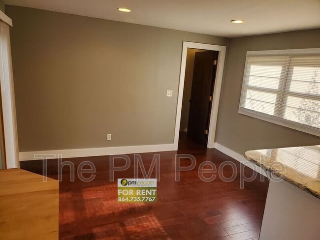 Building Photo - 303 McBee Ave