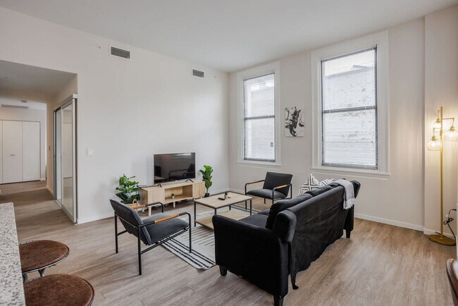 Building Photo - 9-JAN-JAN E 4th St