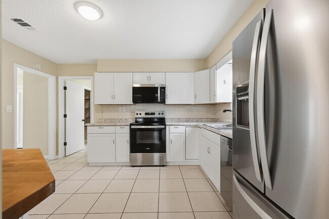 Building Photo - 644 Caribbean Way